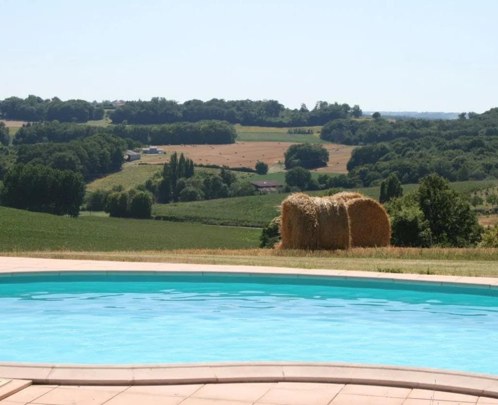Panoramisch uitzicht vanaf het zwembad bij Chez Laurent